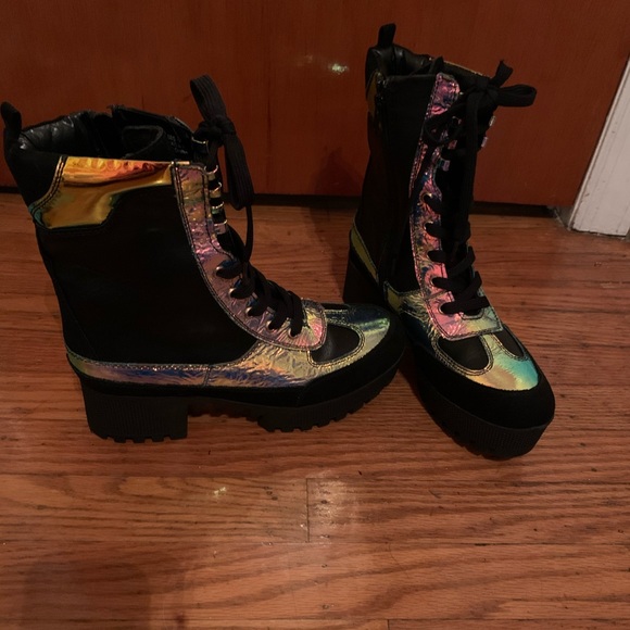 Goldish iridescent black combat boots - Picture 2 of 3